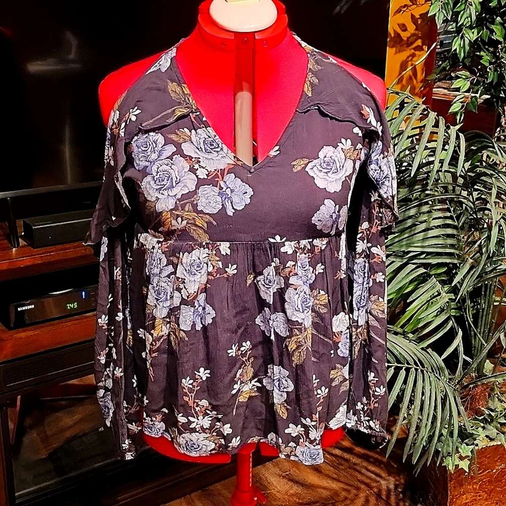 American Eagle Outfitters Floral Top